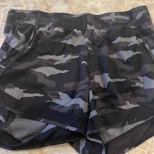 Athletes Pacer Camo 4" running shorts